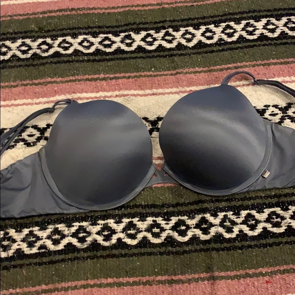 Victoria’s Secret very sexy grey bra! (34DD)